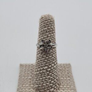 Size 5.5 Sterling Silver Single Cubic Zirconia Gem Flower Ring A4003